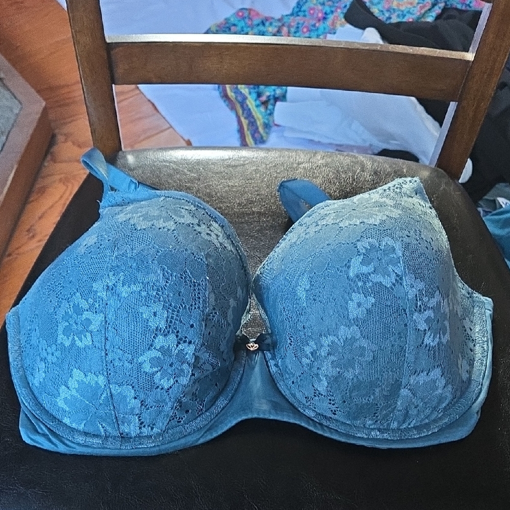 Victoria's Secret Blue Floral Lace Bra